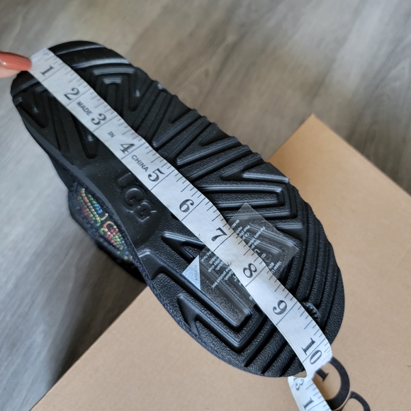 UGG Kids Classic II Graphic Stitch Short Boot - Picture 9 of 10